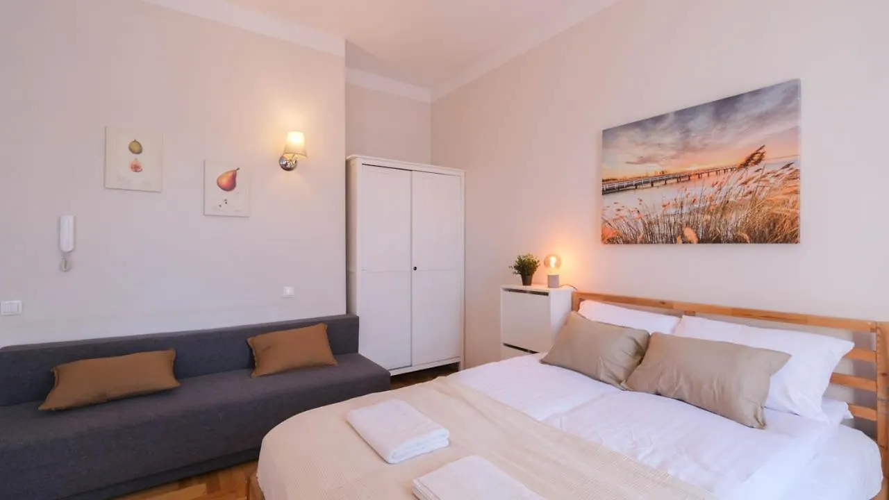 Central Station Apartments Cracóvia Apart-hotel